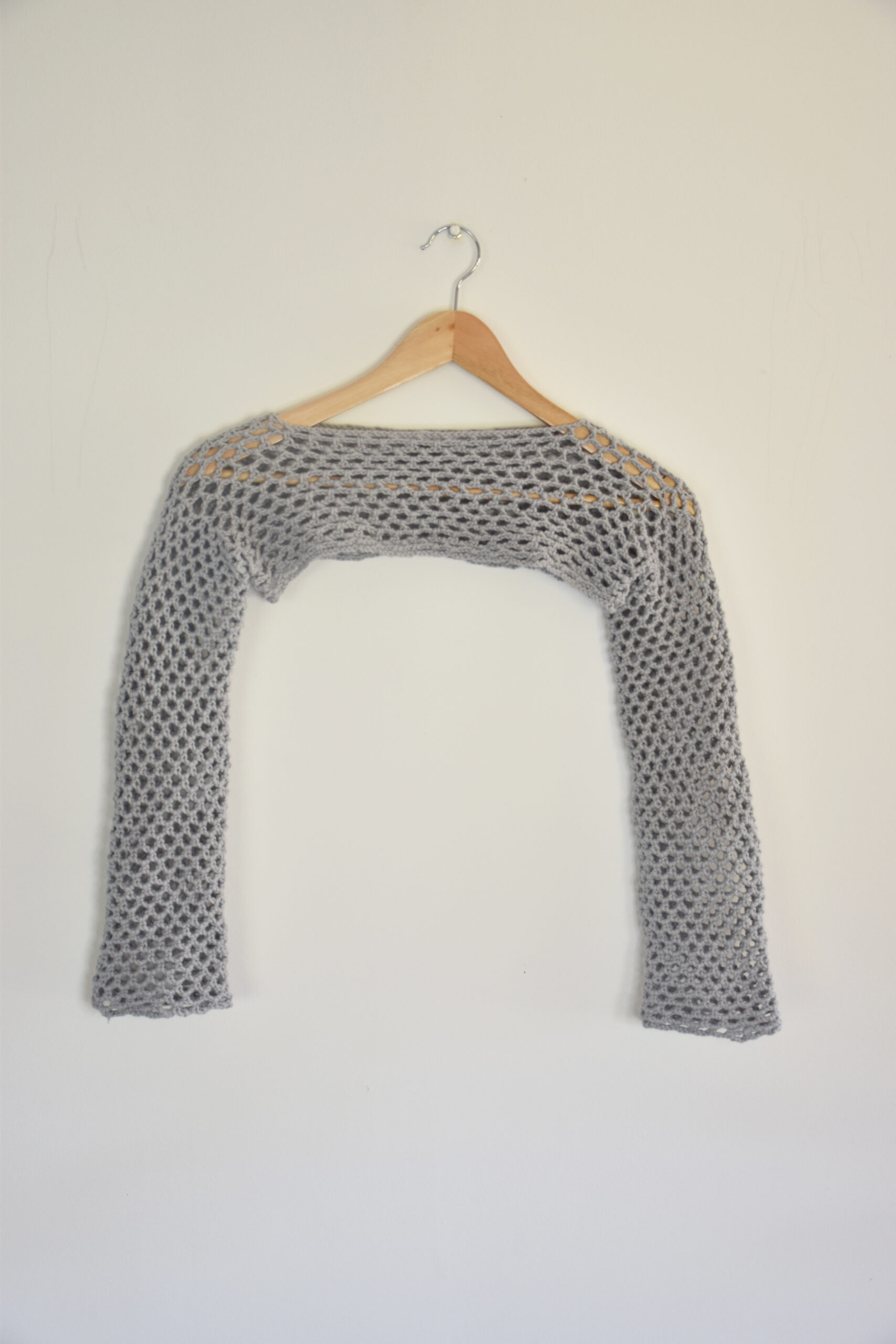 Haut résille en crochet