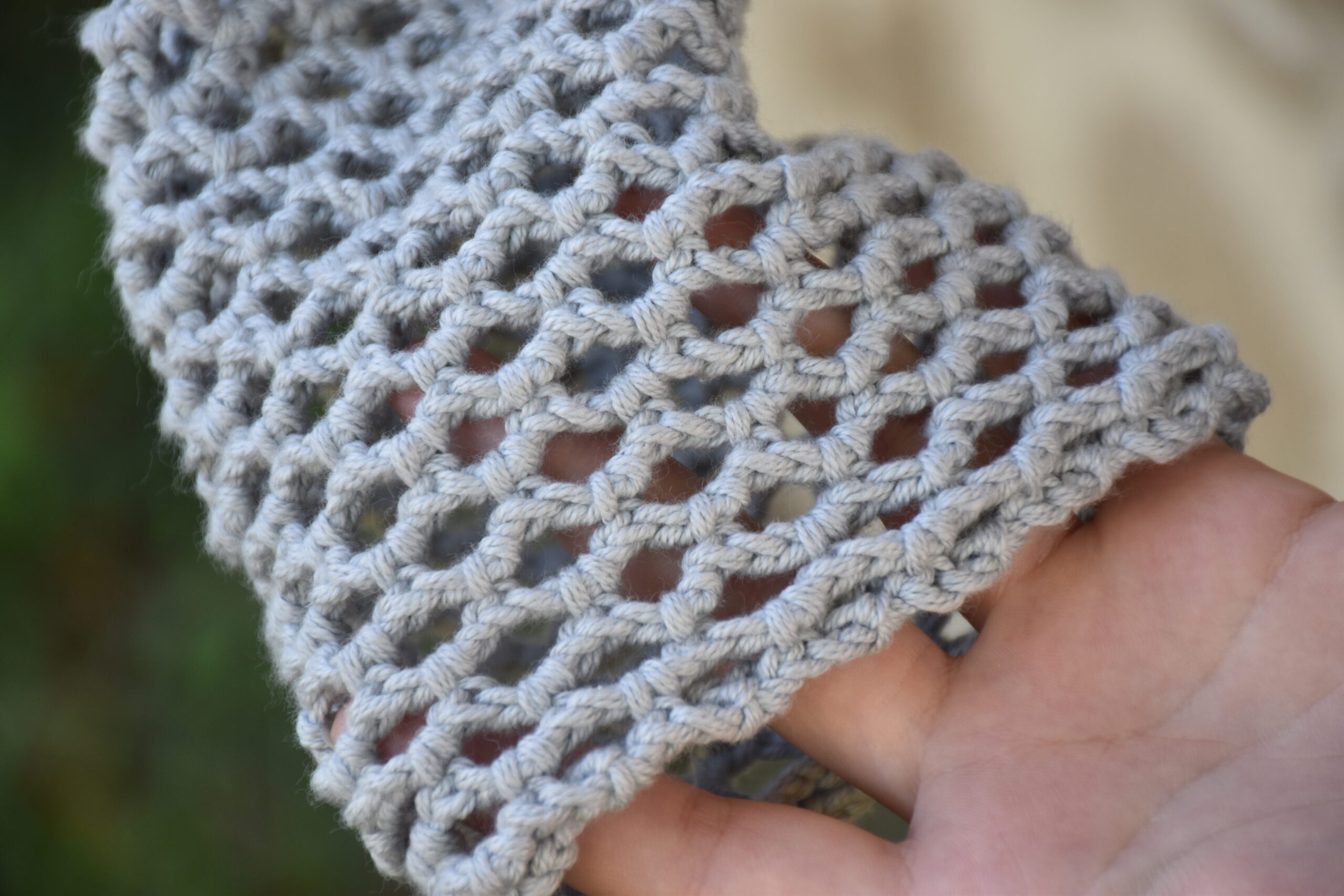 Haut résille en crochet