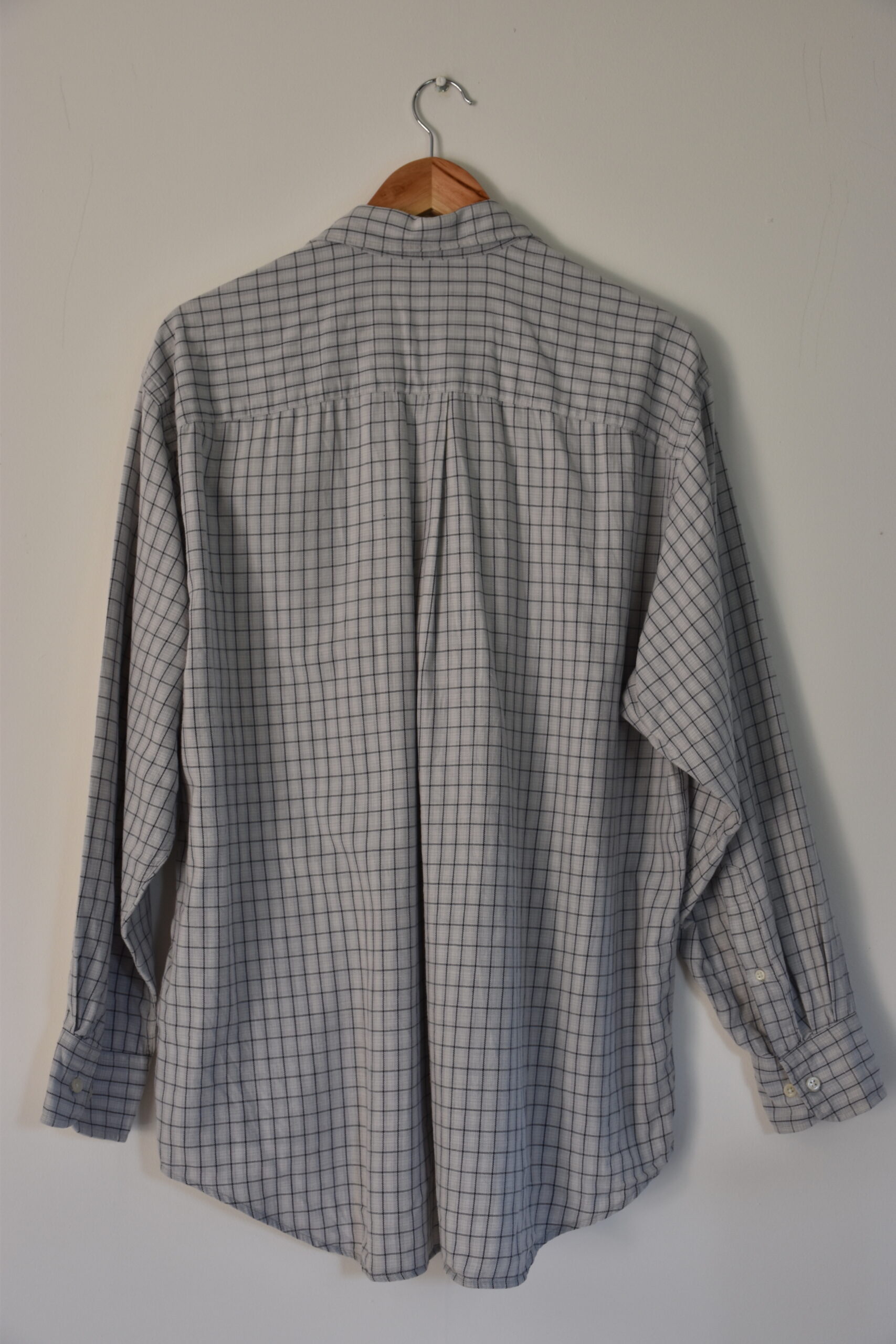 Chemise grise à petits carreaux