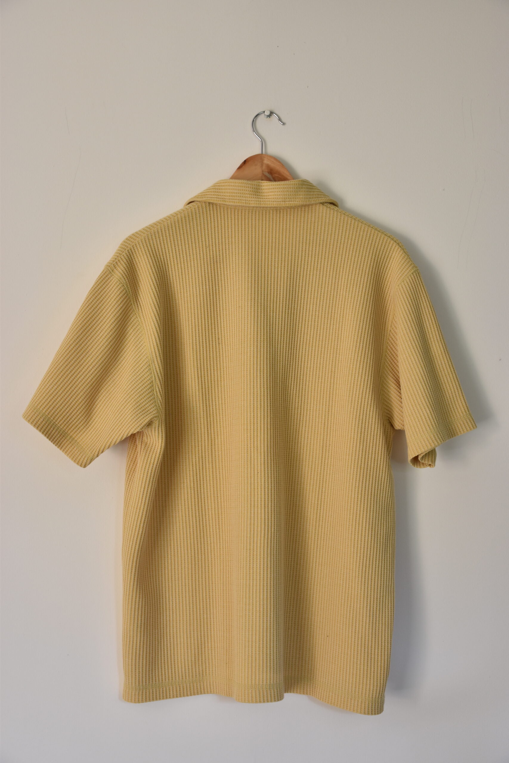 Polo jaune “nid d’abeille”