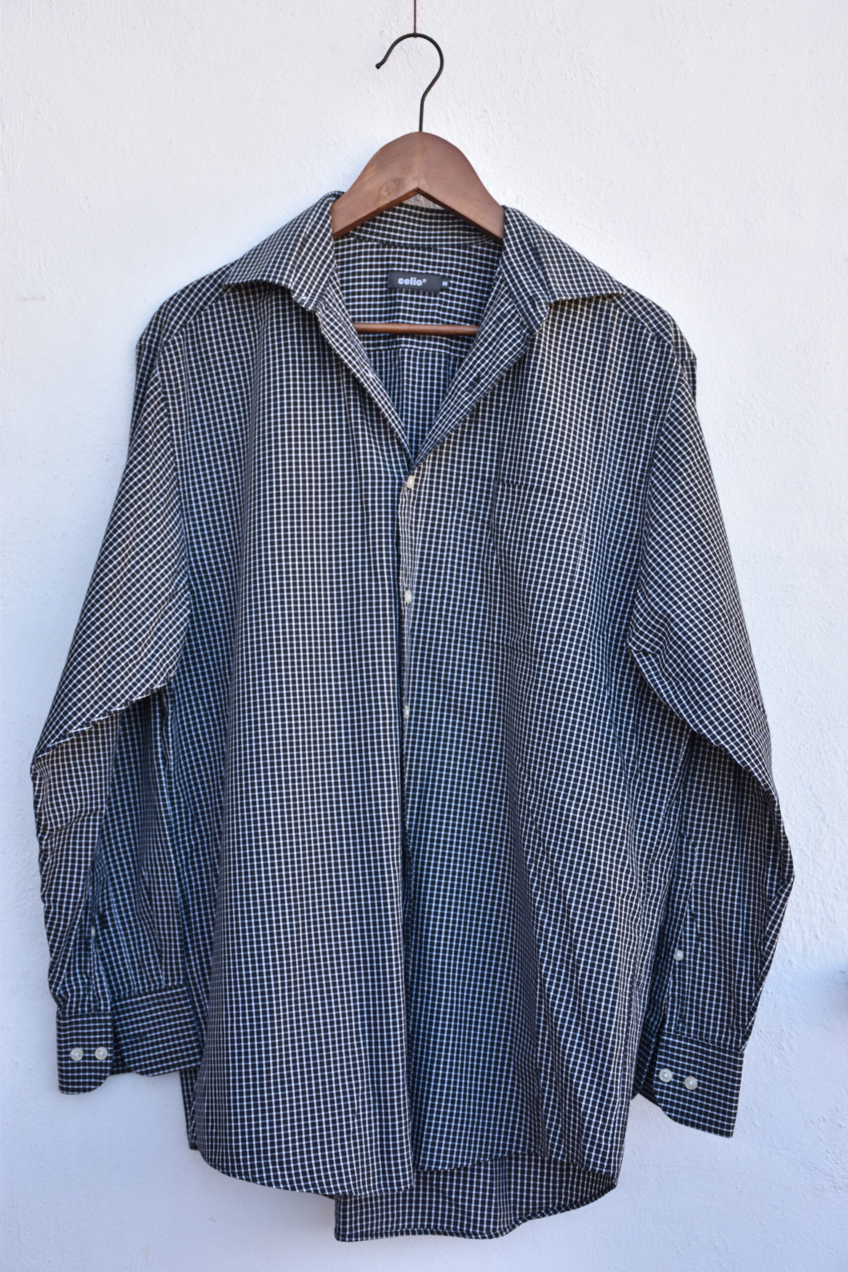 Chemise noire à petits carreaux