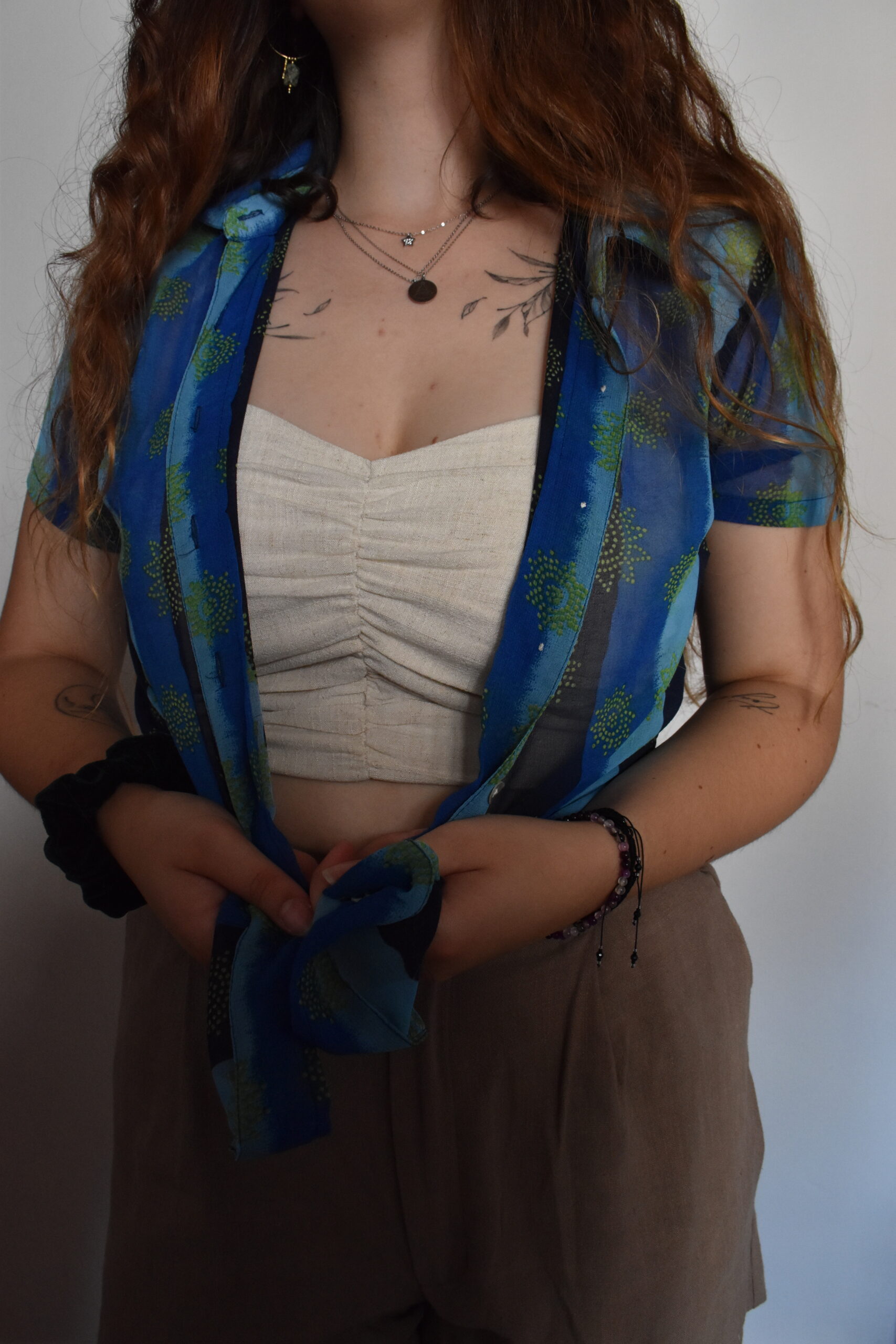 Chemise transparente bleue