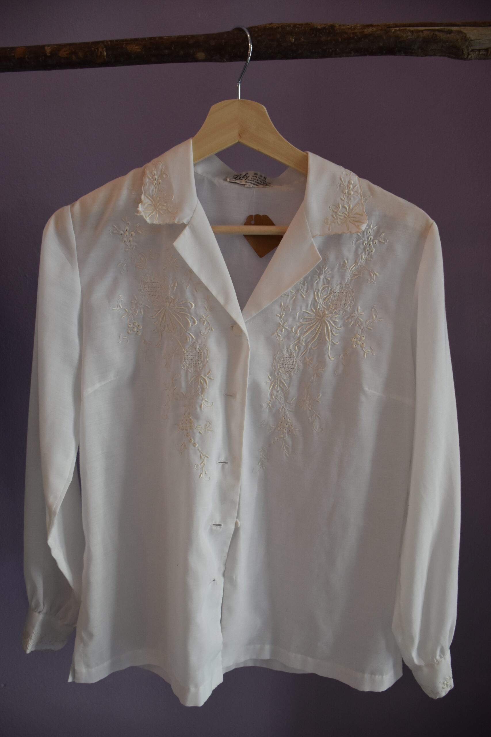Chemise brodée blanche